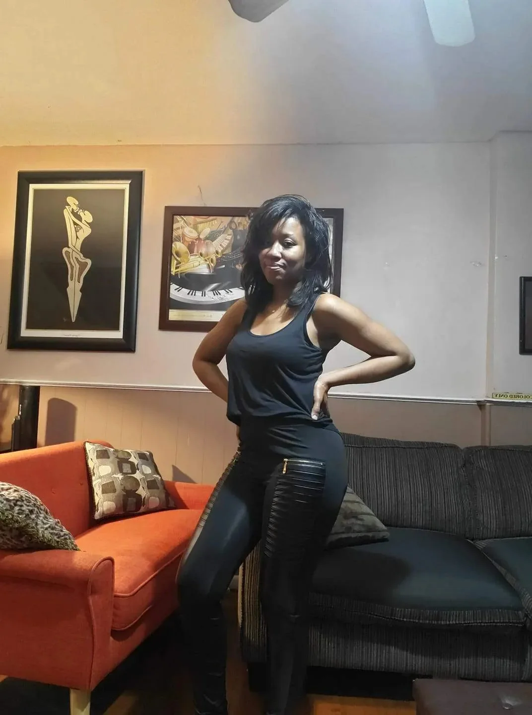 RIBBED FAUX LEATHER ZIPPER LEGGING - Image 9